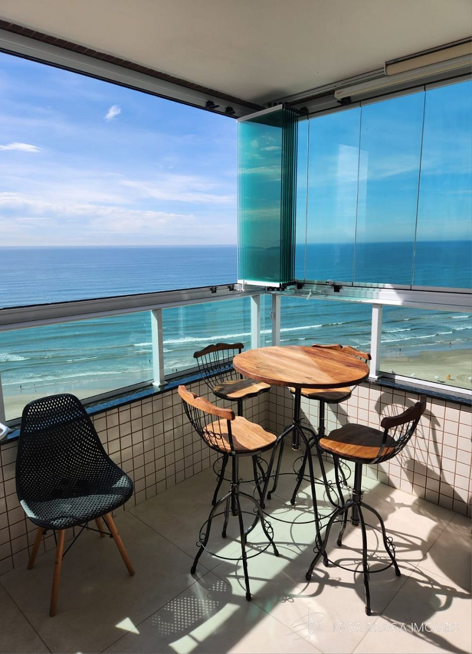 BELÍSSIMO APARTAMENTO, FINO ACABAMENTO E AMPLO