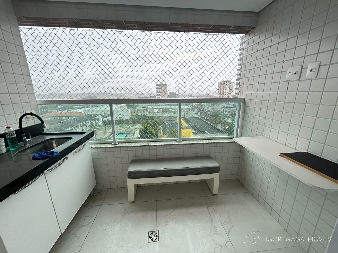 BELÍSSIMO APARTAMENTO, FINO ACABAMENTO E LAZER COMPLETO