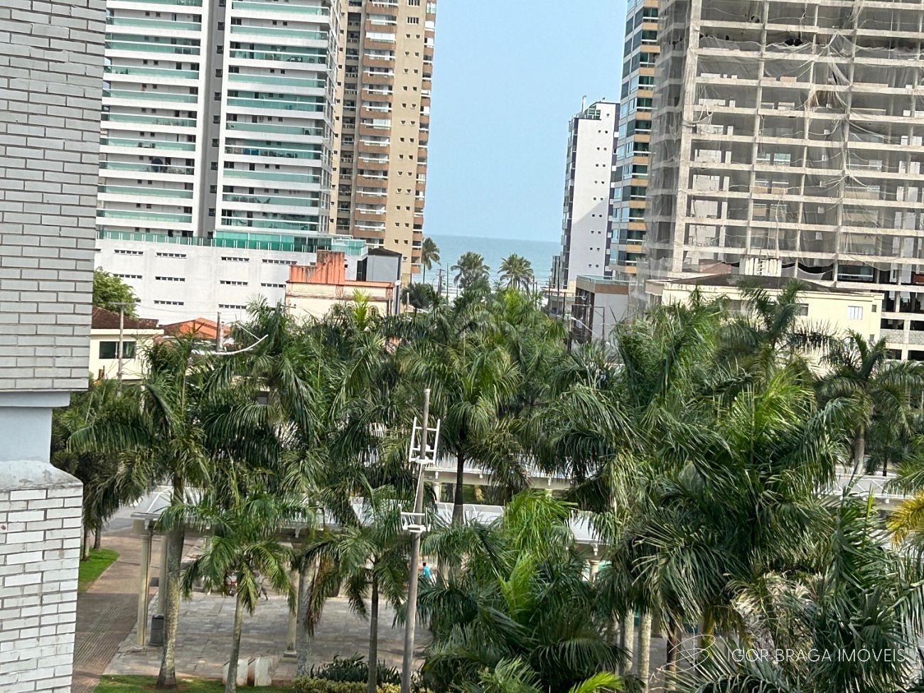 EXCELENTE APARTAMENTO, AMPLO E LAZER COMPLETO