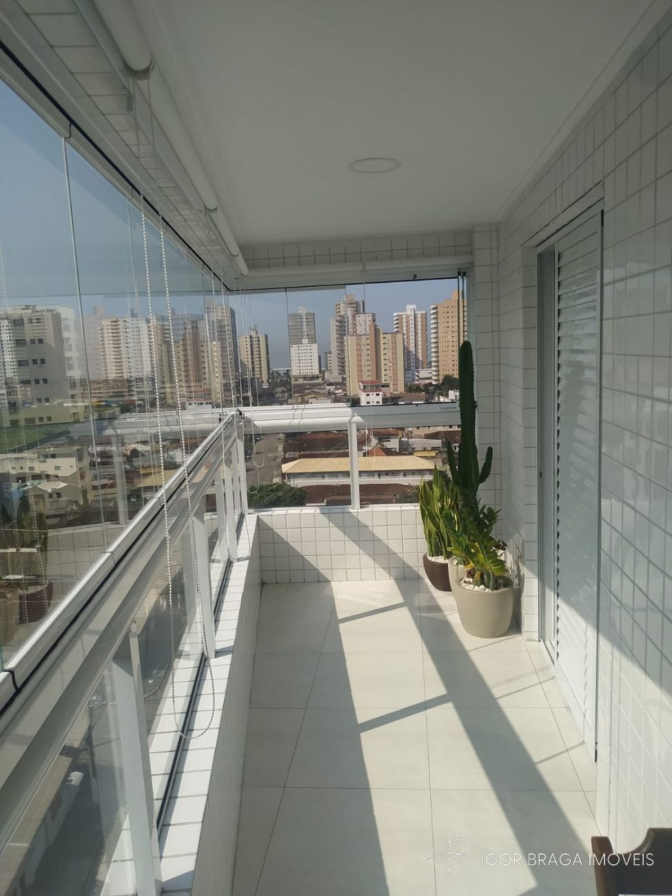 BELÍSSIMO APARTAMENTO, FINO ACABAMENTO E LAZER COMPLETO