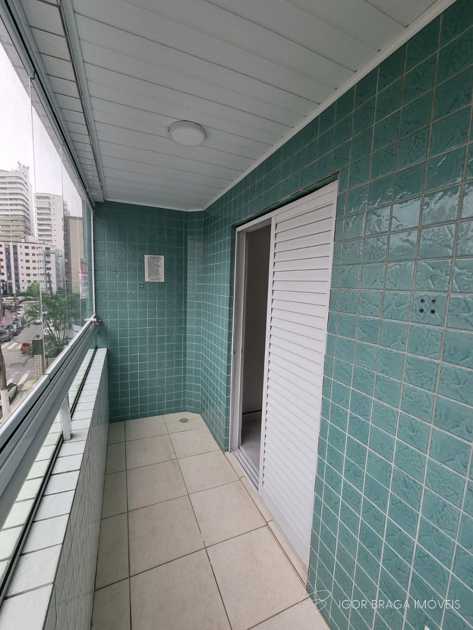 BELÍSSIMO APARTAMENTO E FINO ACABAMENTO