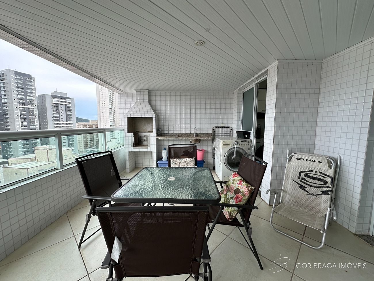 EXCELENTE APARTAMENTO, FINO ACABAMENTO E LAZER COMPLETO