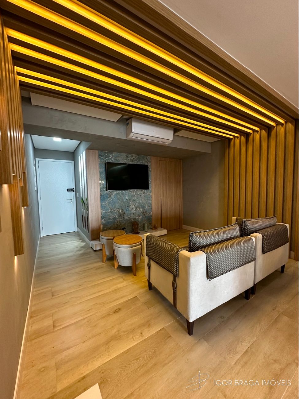 EXCELENTE APARTAMENTO, FINO ACABAMENTO E LAZER COMPLETO