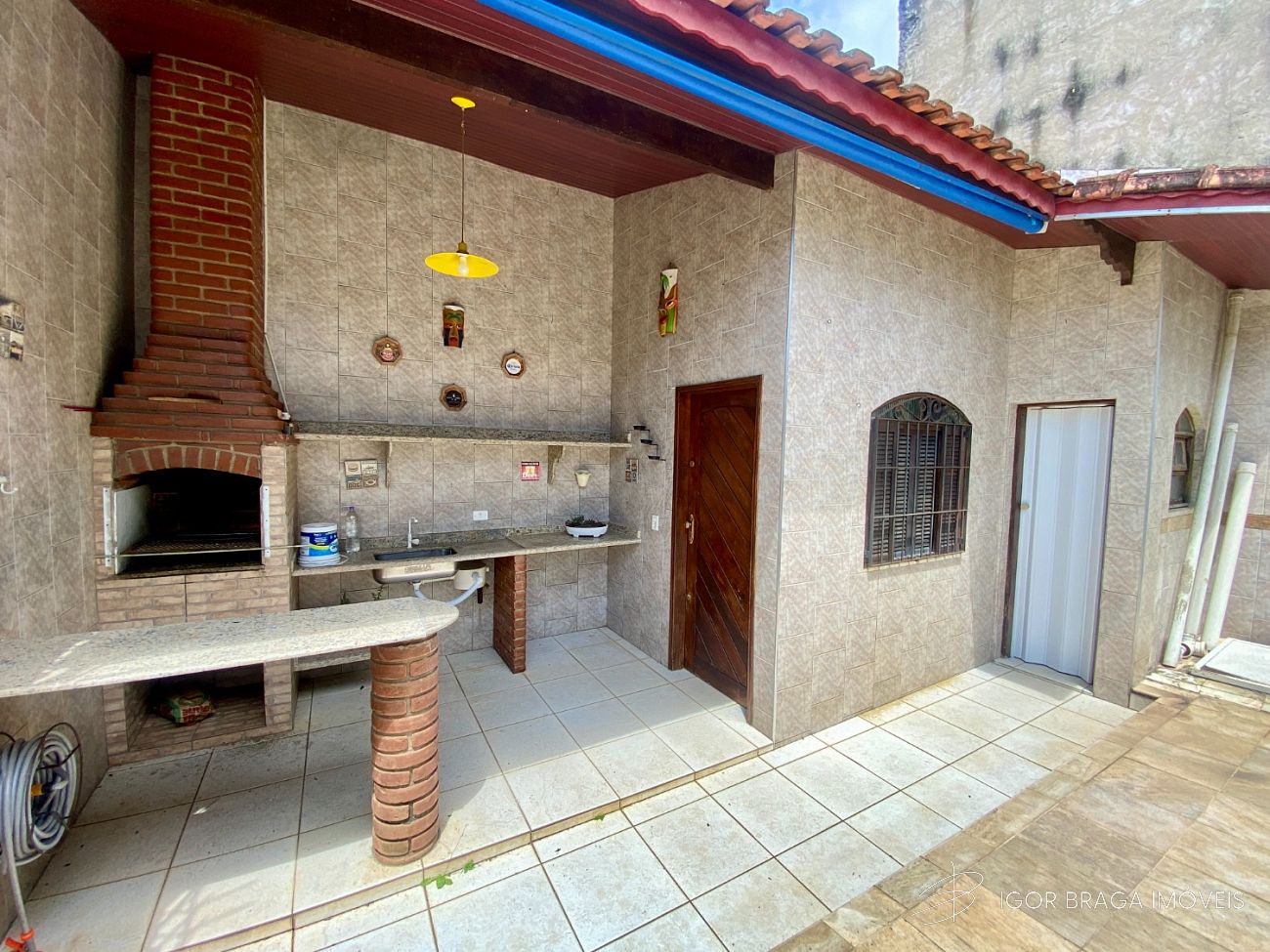 BELÍSSIMA CASA, À 200M DO MAR