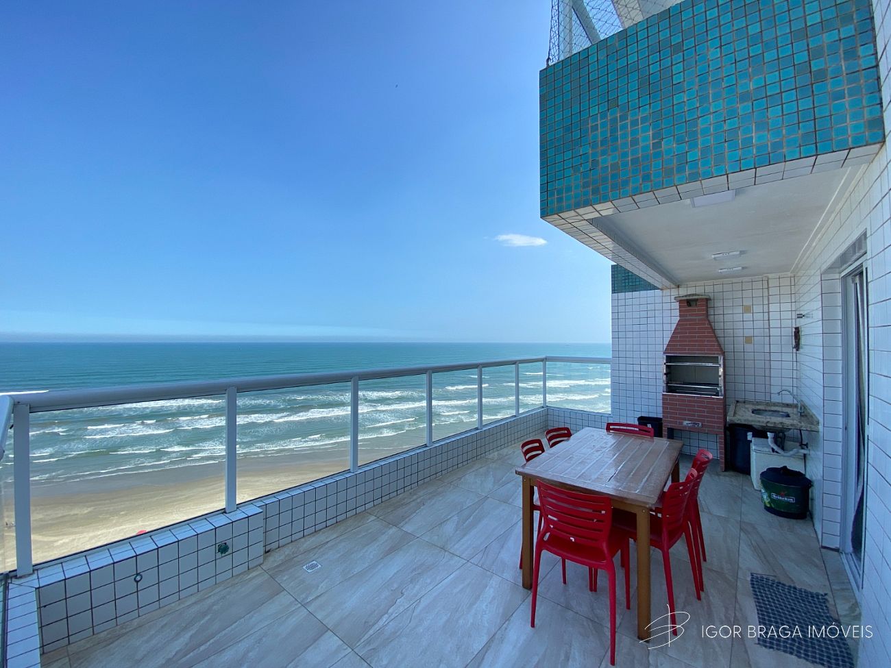 EXCELENTE APARTAMENTO, AMPLO E FINO ACABAMENTO