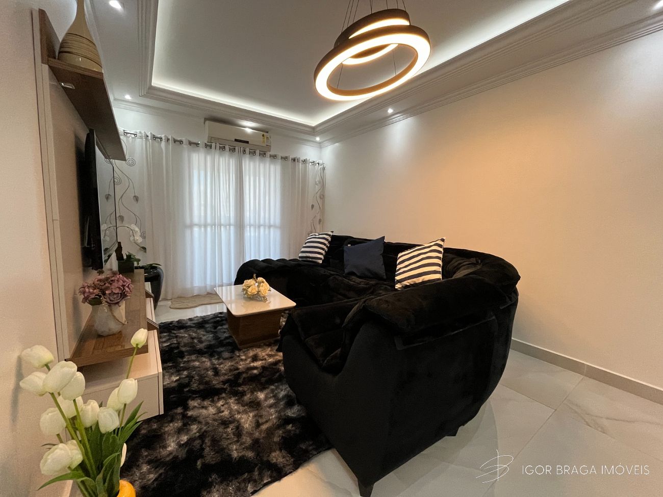 EXCELENTE APARTAMENTO E FINO ACABAMENTO