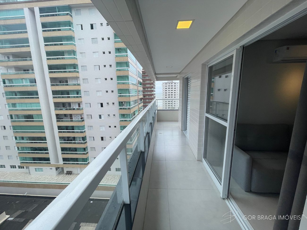 BELISSÍMO APARTAMENTO, FINO ACABAMENTO E LAZER COMPLETO