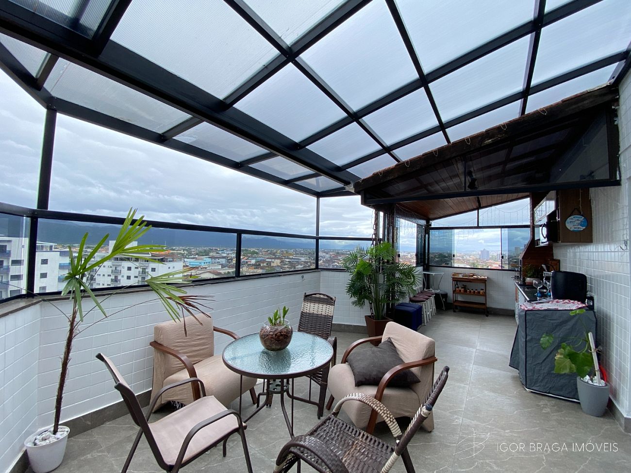 EXCELENTE DUPLEX, FINO ACABAMENTO E LAZER COMPLETO