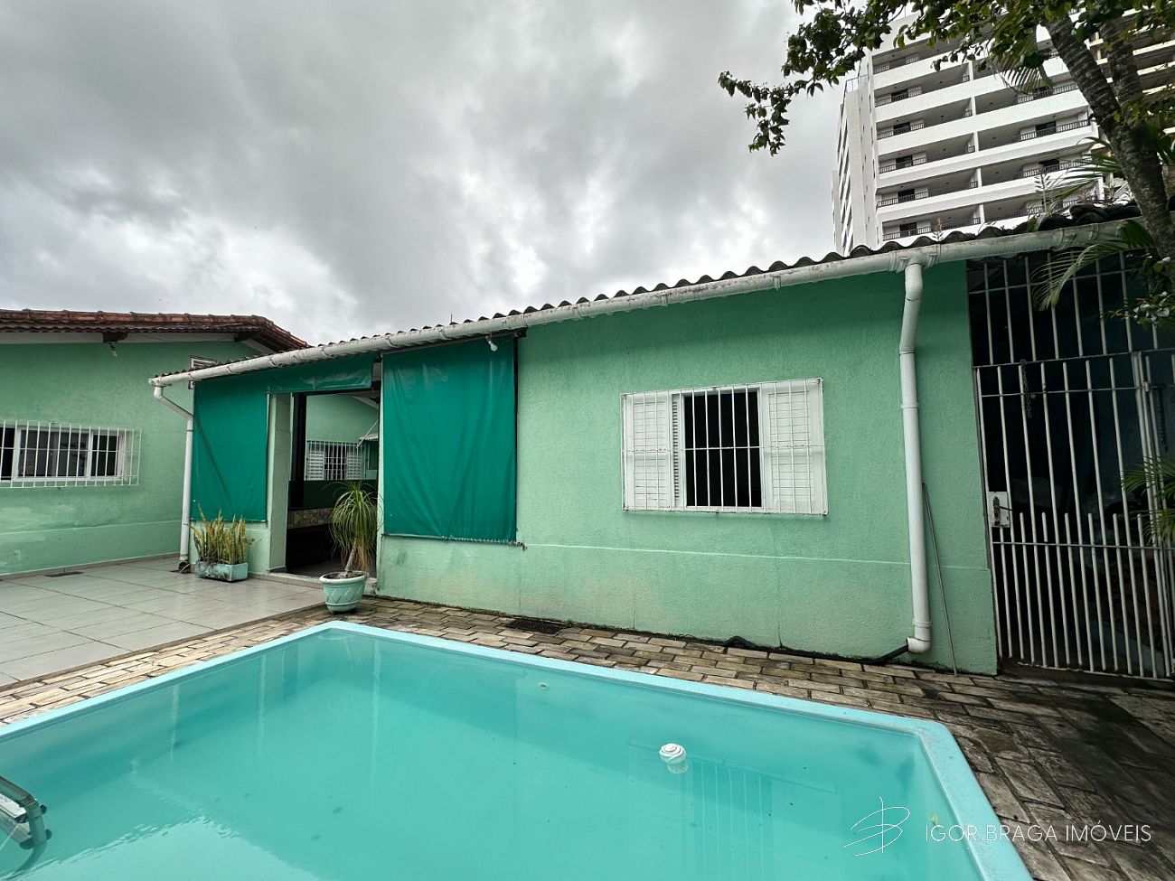 BELÍSSIMA CASA E AMPLA