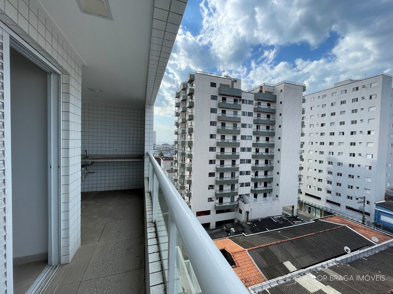 BELÍSSIMO APARTAMENTO, FINO ACABAMENTO E LAZER COMPLETO