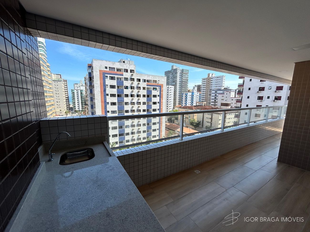 BELÍSSIMO APARTAMENTO, FINO ACABAMENTO E LAZER COMPLETO