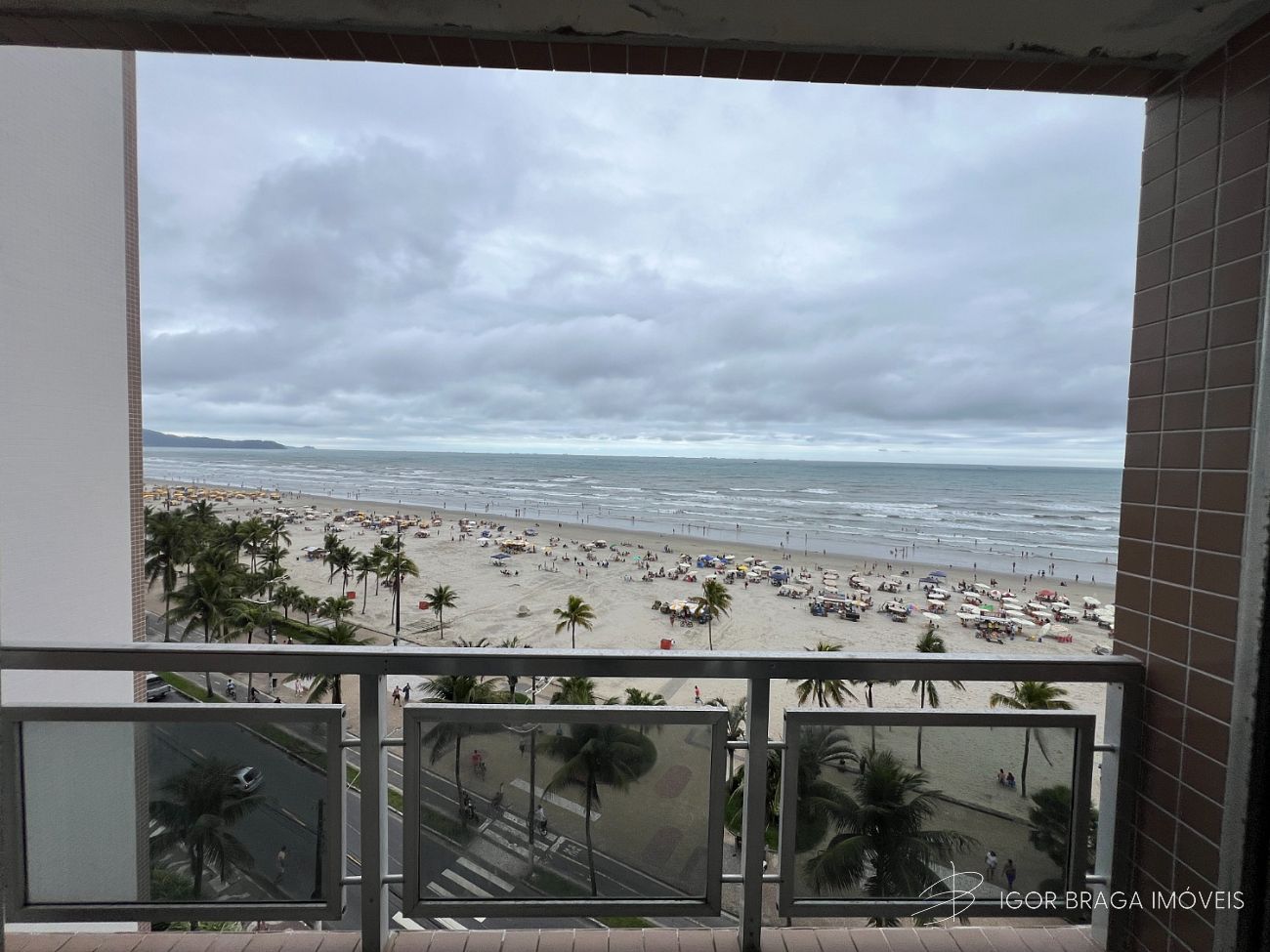 BELÍSSIMO APARTAMENTO E FINO ACABAMENTO