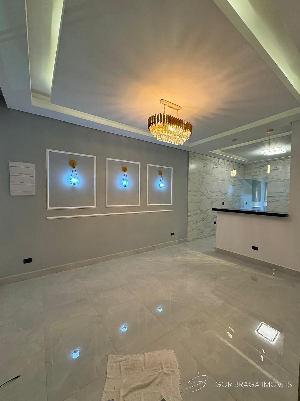 BELÍSSIMA CASA, AMPLA E FINO ACABAMENTO