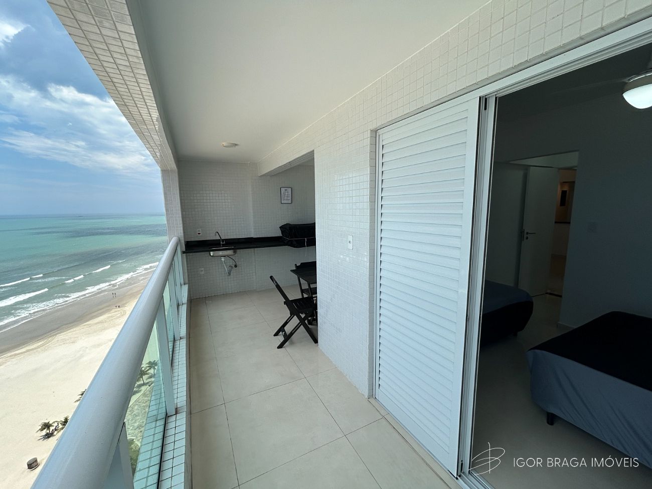 BELÍSSIMO APARTAMENTO, FINO ACABAMENTO E LAZER COMPLETO