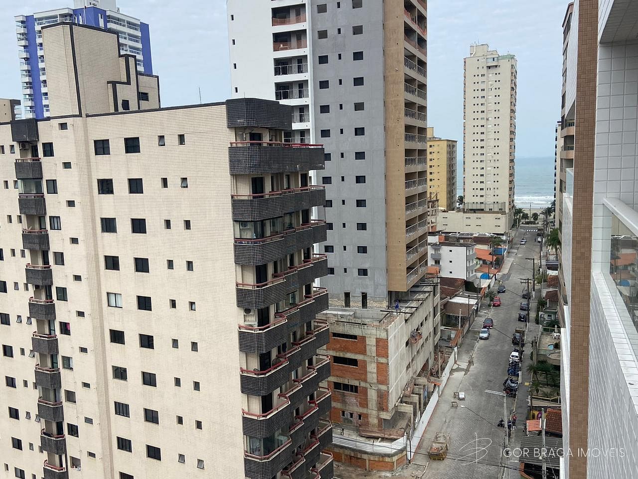 BELÍSSIMO APARTAMENTO, FINO ACABAMENTO E LAZER COMPLETO