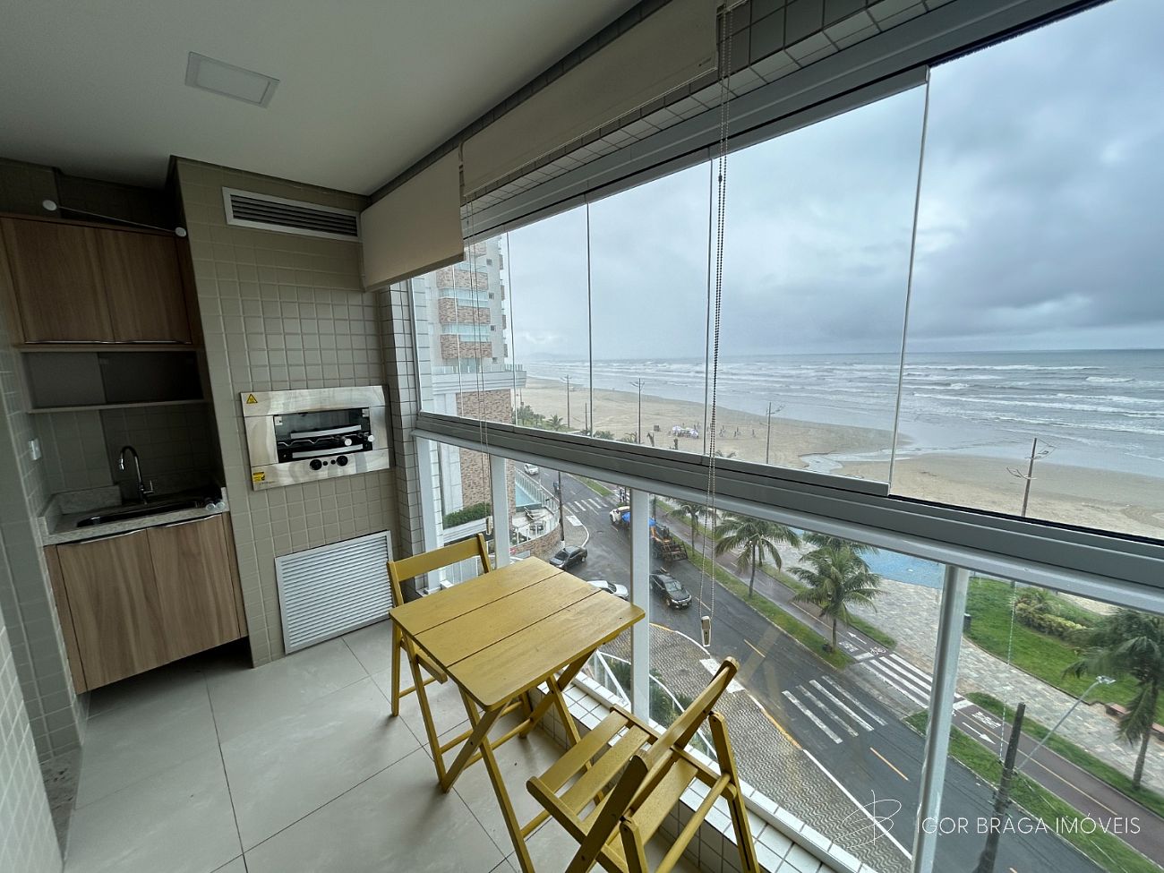 BELÍSSIMO APARTAMENTO, FINO ACABAMENTO E LAZER COMPLETO