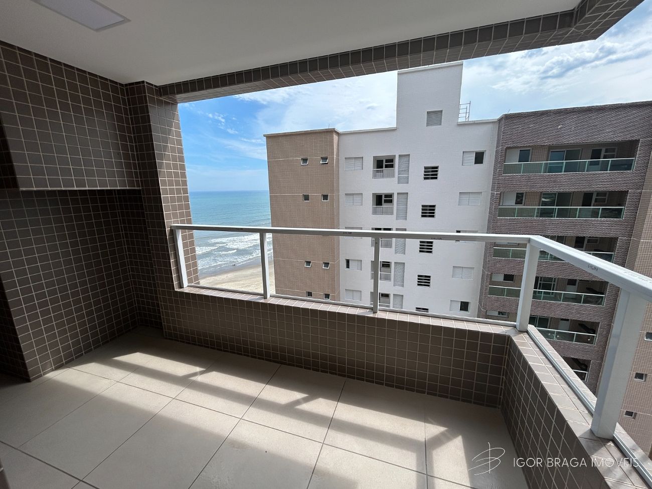 BELISSÍMO APARTAMENTO, FINO ACABAMENTO E LAZER COMPLETO