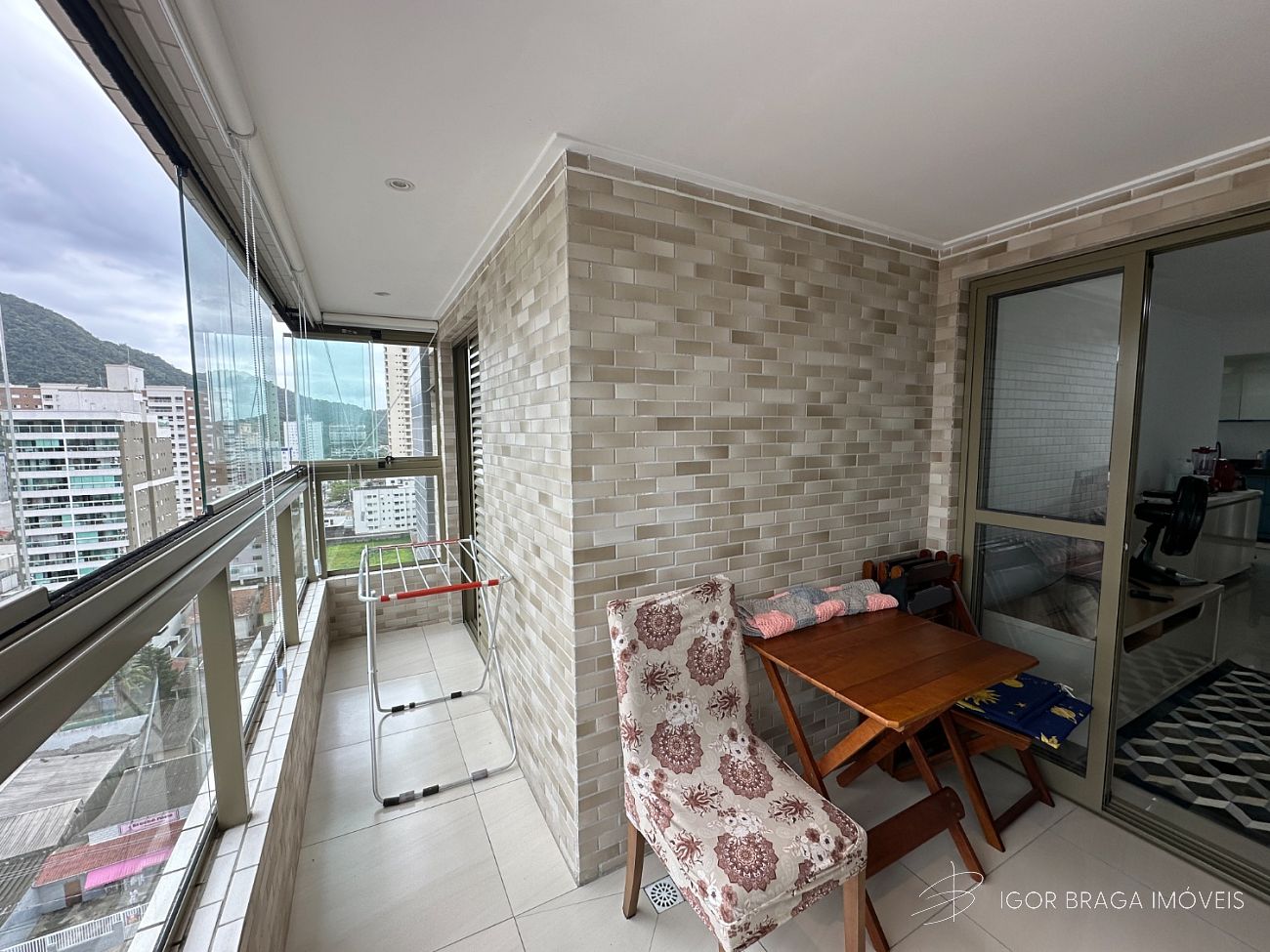 BELÍSSIMO APARTAMENTO, FINO ACABAMENTO E LAZER COMPLETO