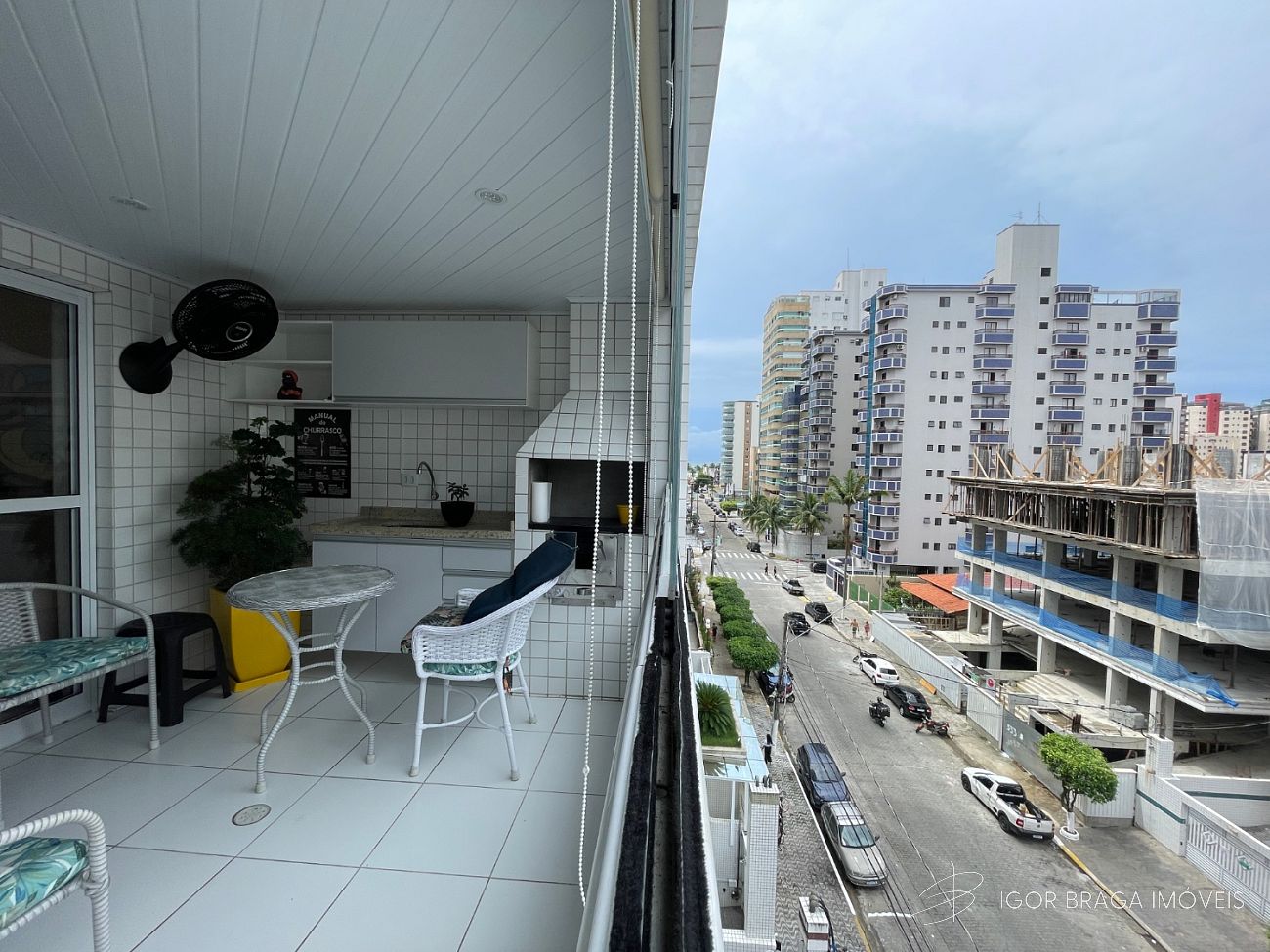 BELÍSSIMO APARTAMENTO, FINO ACABAMENTO E LAZER COMPLETO