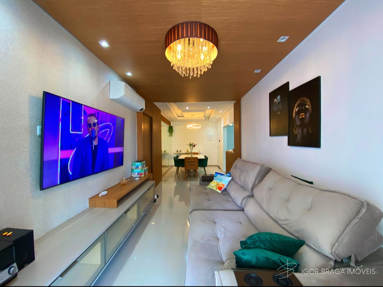 EXCELENTE APARTAMENTO, À 180M DO MAR E LAZER COMPLETO