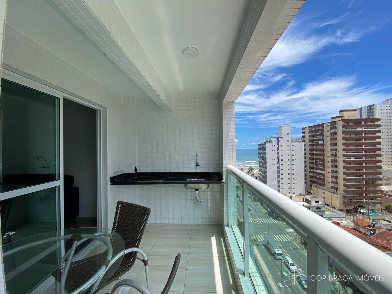 BELÍSSIMO APARTAMENTO, FINO ACABAMENTO E LAZER COMPLETO