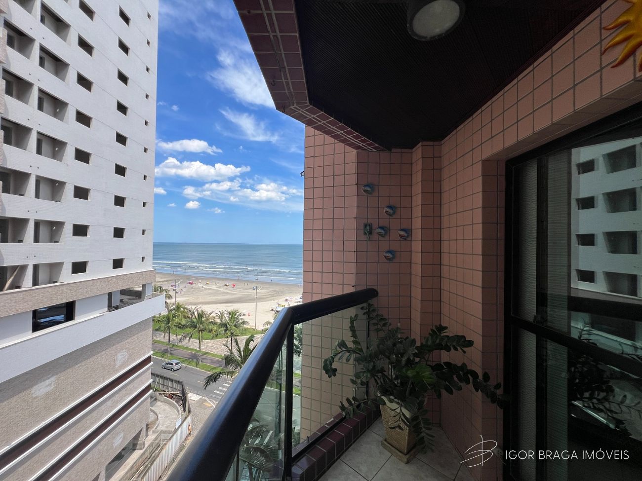 BELISSÍMO APARATAMENTO COM FINO ACABAMENTO E LAZER