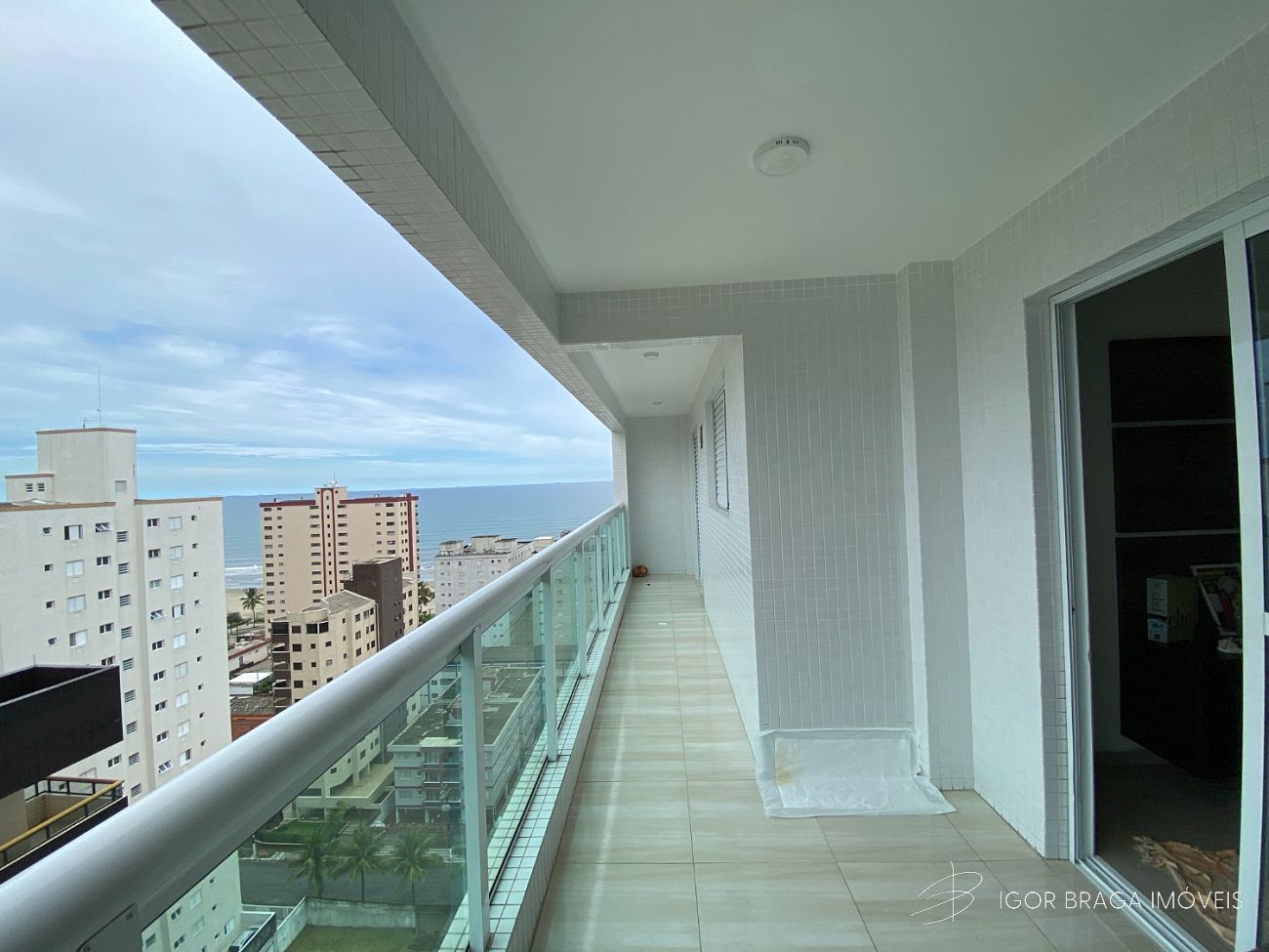 BELISSÍMO APARTAMENTO, FINO ACABAMENTO E LAZER COMPLETO