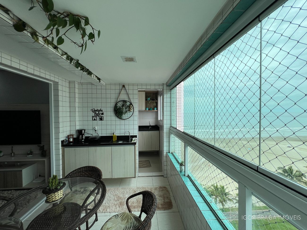 BELÍSSIMO APARTAMENTO, FINO ACABAMENTO E LAZER