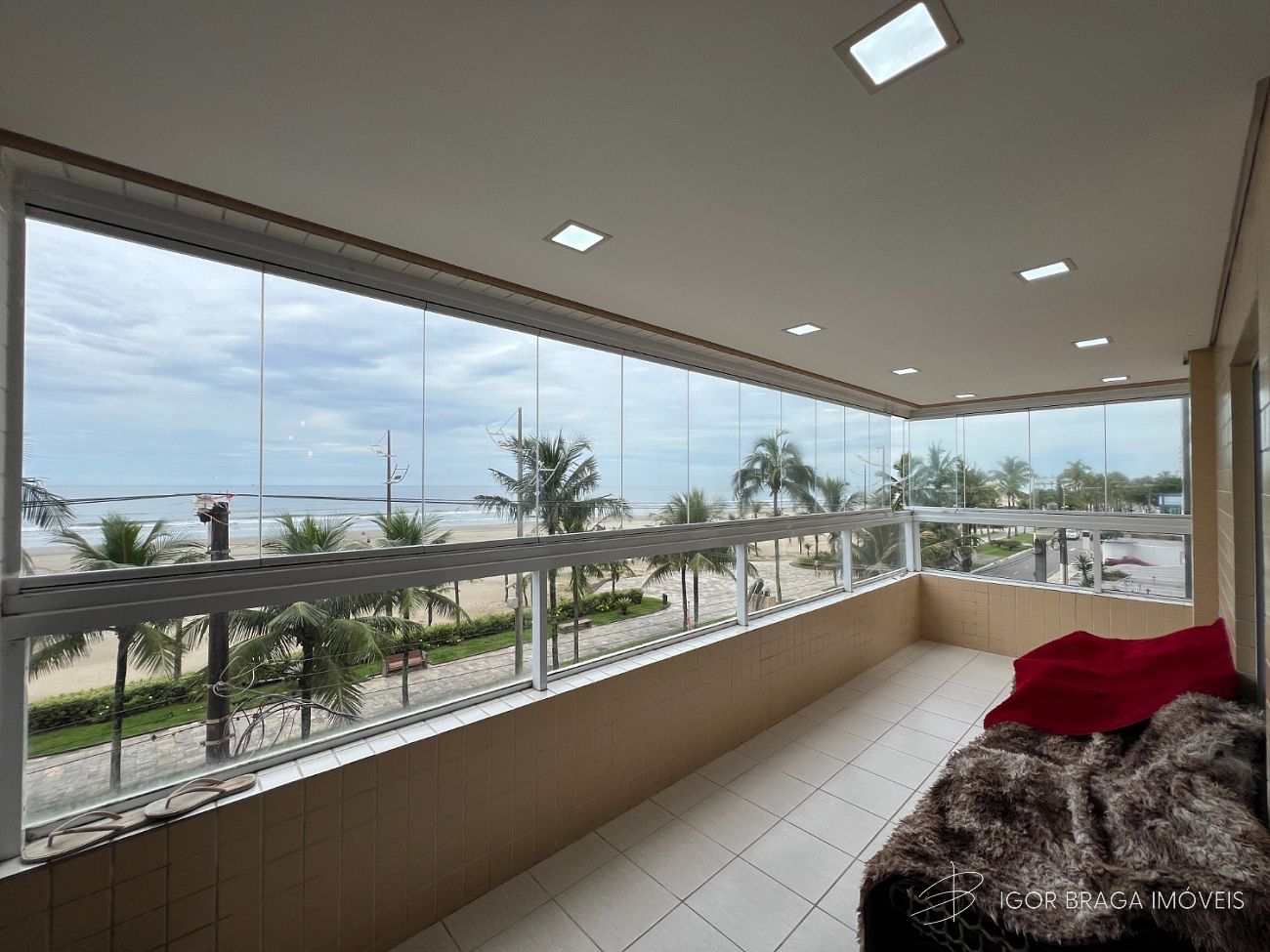 BELISSÍMO APARTAMENTO, FINO ACABAMENTO E LAZER COMPLETO