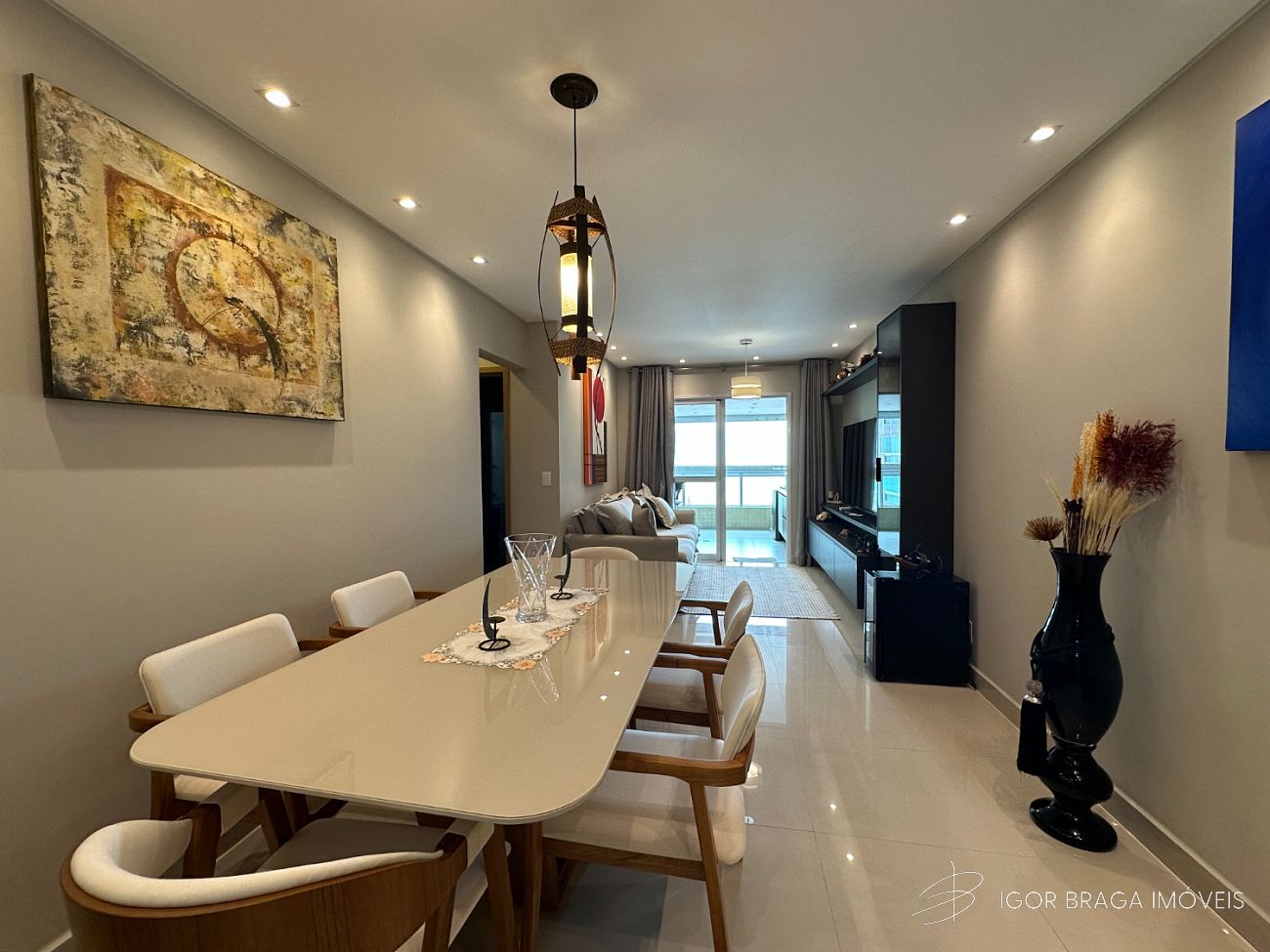 EXCELENTE APARTAMENTO À 150m DO MAR E LAZER COMPLETO