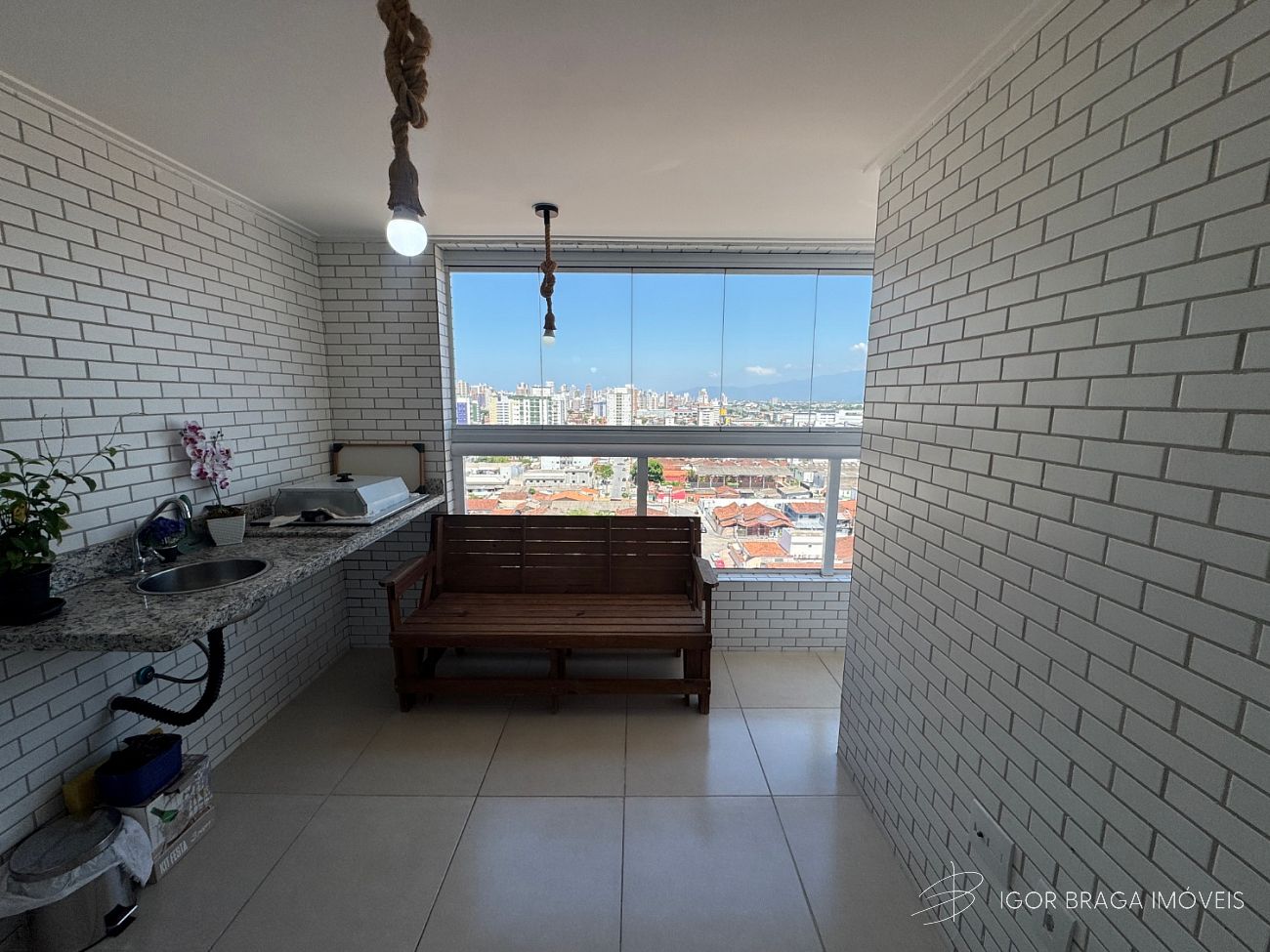 BELÍSSIMO APARTAMENTO, FINO ACABAMENTO E LAZER COMPLETO