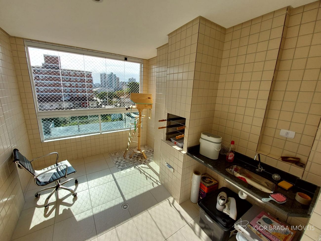 BELÍSSIMO APARTAMENTO, FINO ACABAMENTO E LAZER COMPLETO