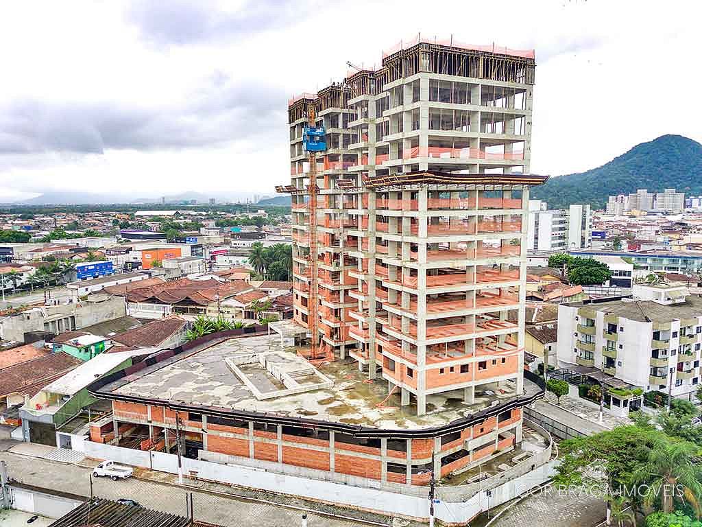 BELÍSSIMO APARTAMENTO, À 900M DO MAR E LAZER COMPLETO