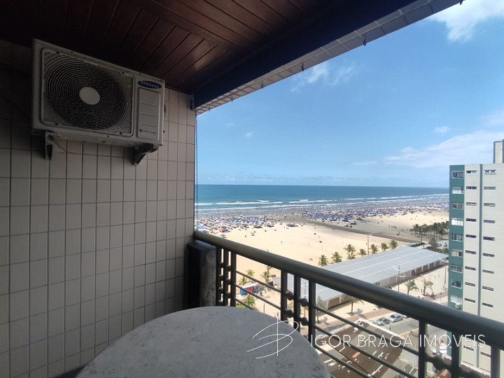 BELÍSSIMO APARTAMENTO, FRENTE MAR E VISTA LIVRE