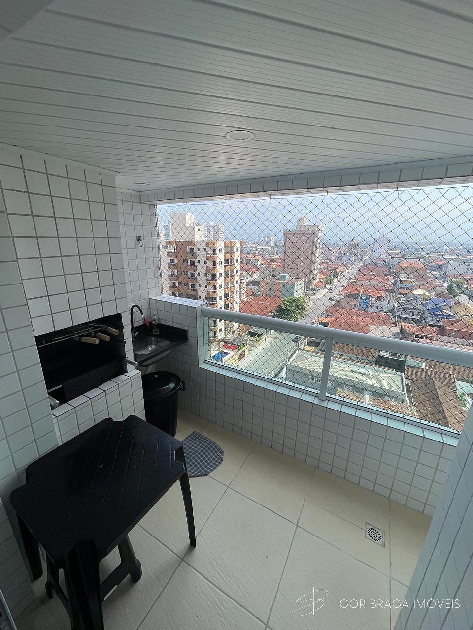 BELÍSSIMO APARTAMENTO, À 250m DO MAR E LAZER
