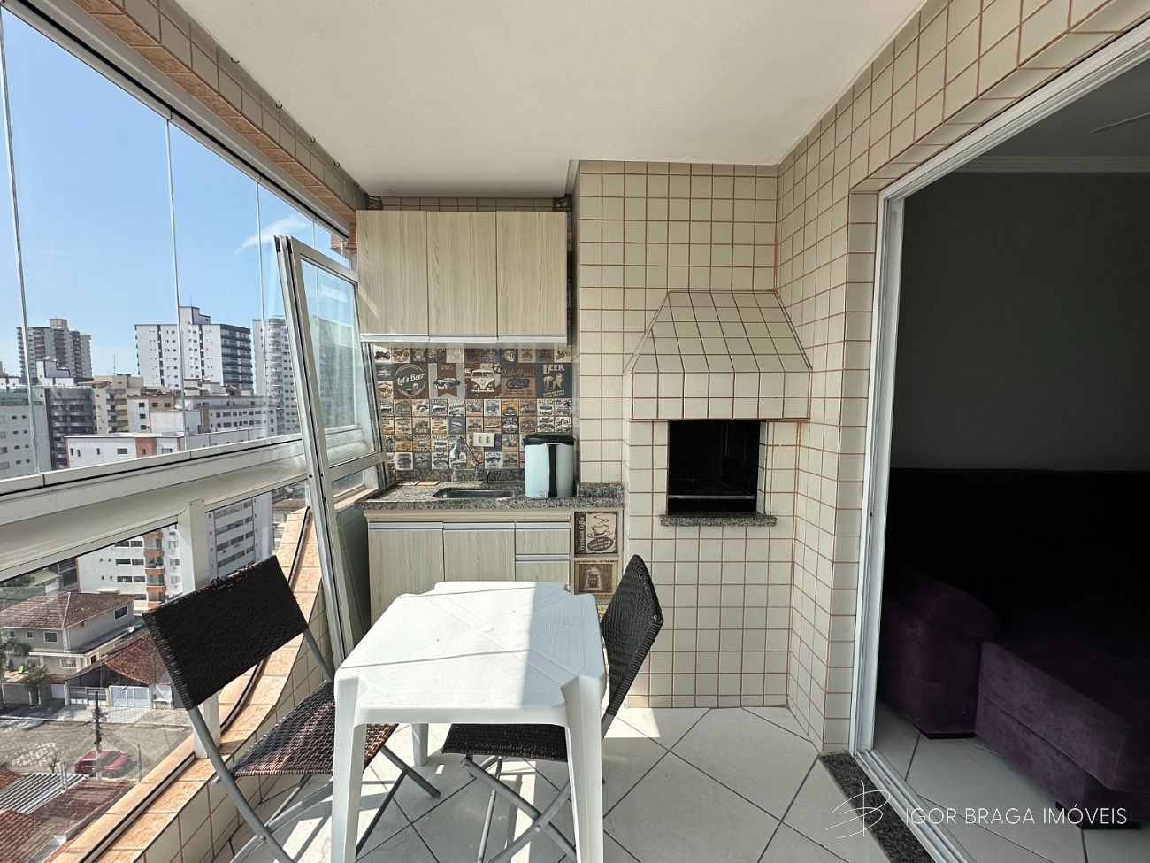 BELÍSSIMO APARTAMENTO, À 400m DO MAR E LAZER