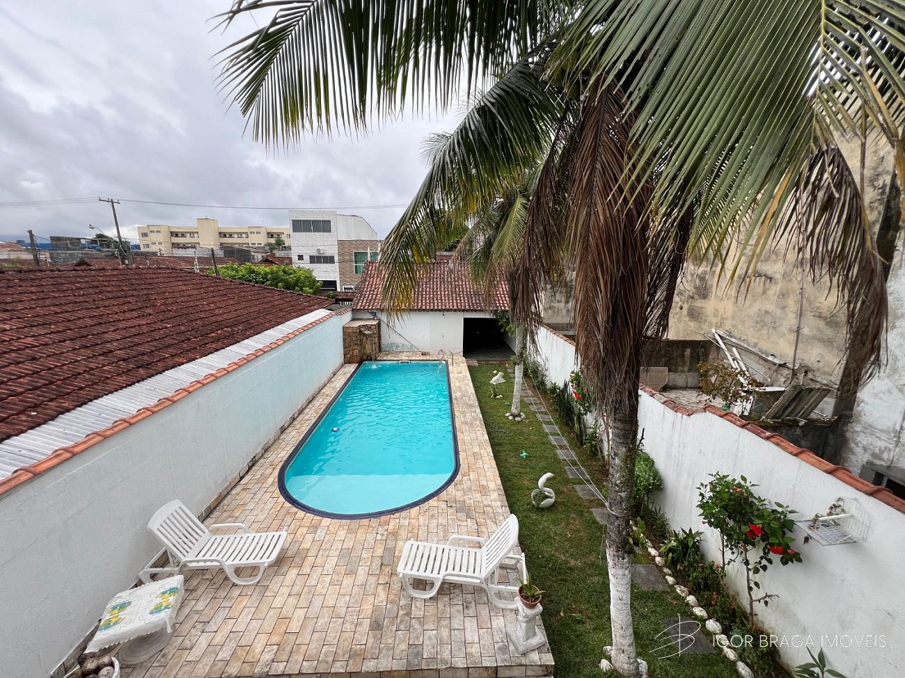 BELISSÍMA CASA COM PISCINA, ÁREA GOURMET E À 680m DO MAR