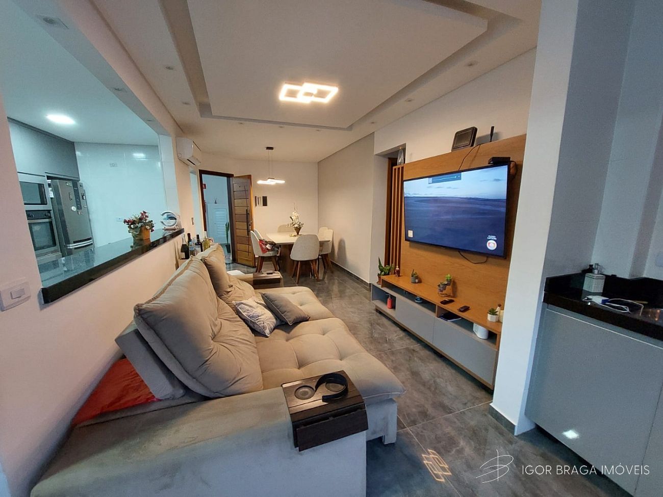 BELÍSSIMO APARTAMENTO, À 750M DO MAR E LAZER