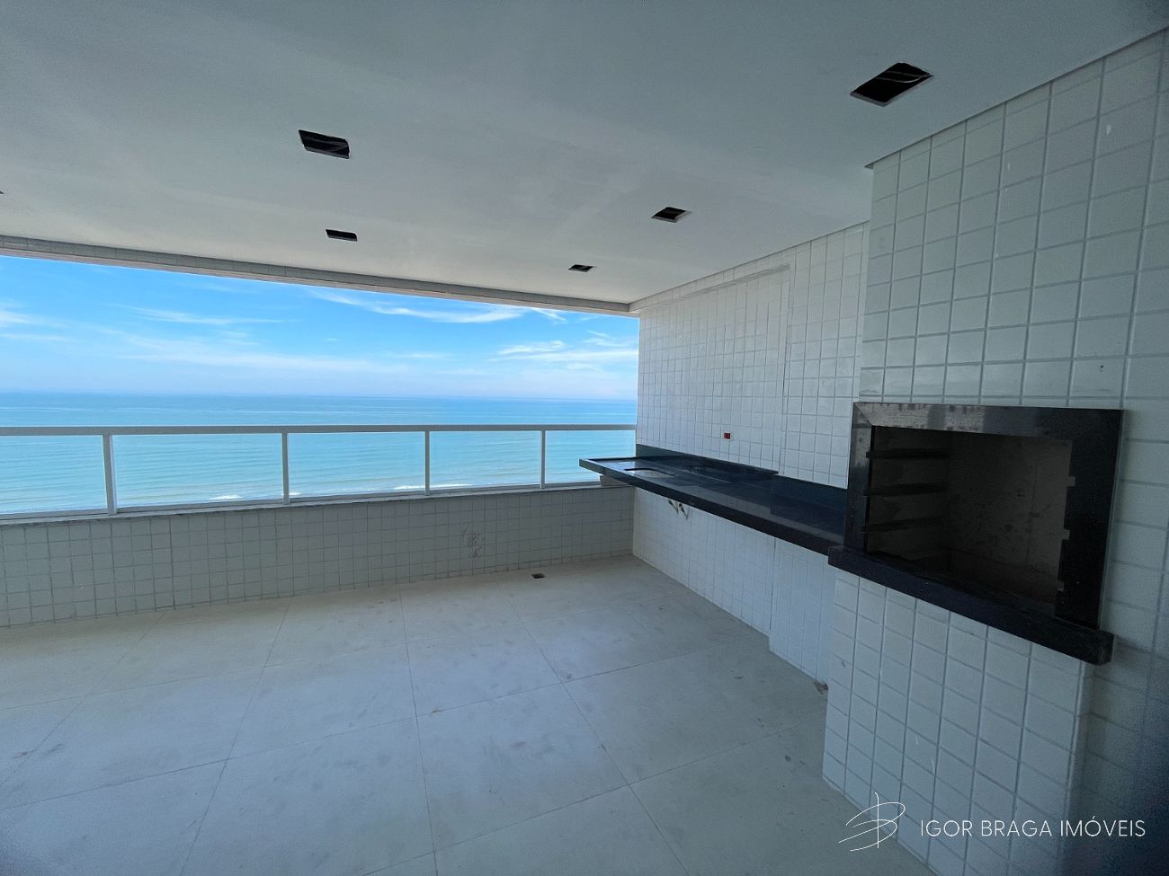 BELÍSSIMO APARTAMENTO, FINO ACABAMENTO E LAZER COMPLETO