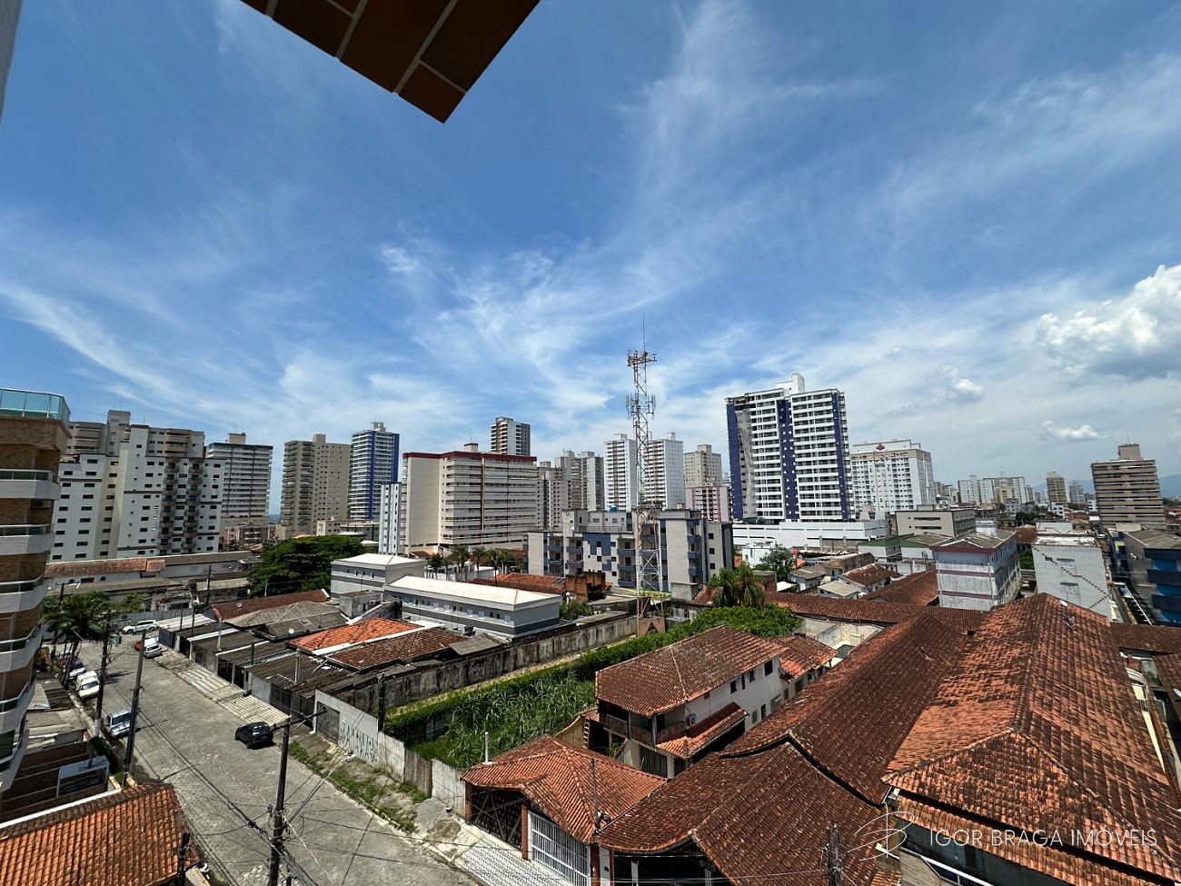 BELÍSSIMO APARTAMENTO, À 550m DO MAR E LAZER COMPLETO