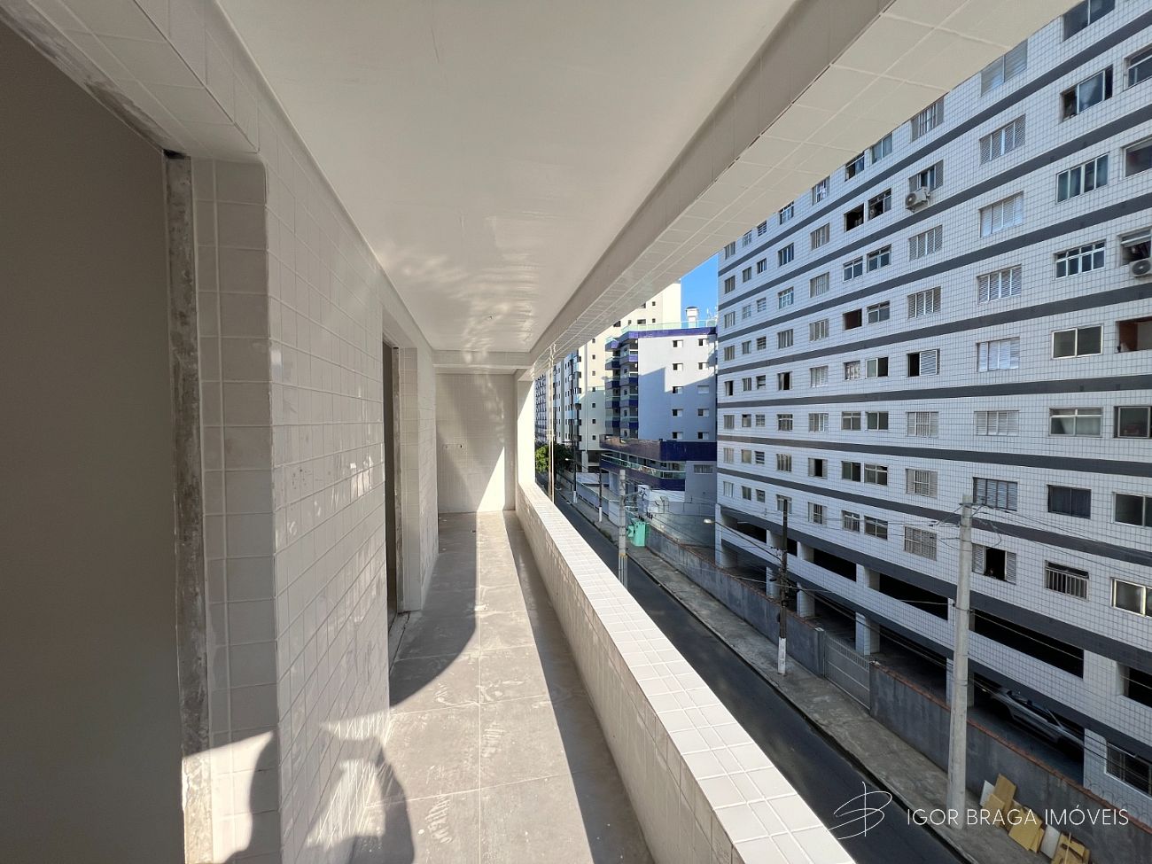 BELÍSSIMA CONSTRUÇÃO, À 100m DO MAR E LAZER COMPLETO