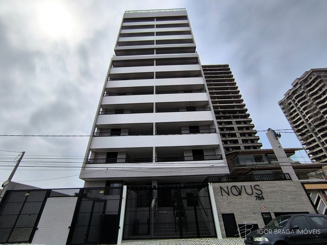 BELÍSSIMO APARTAMENTO, À 750m DO MAR E LAZER COMPLETO