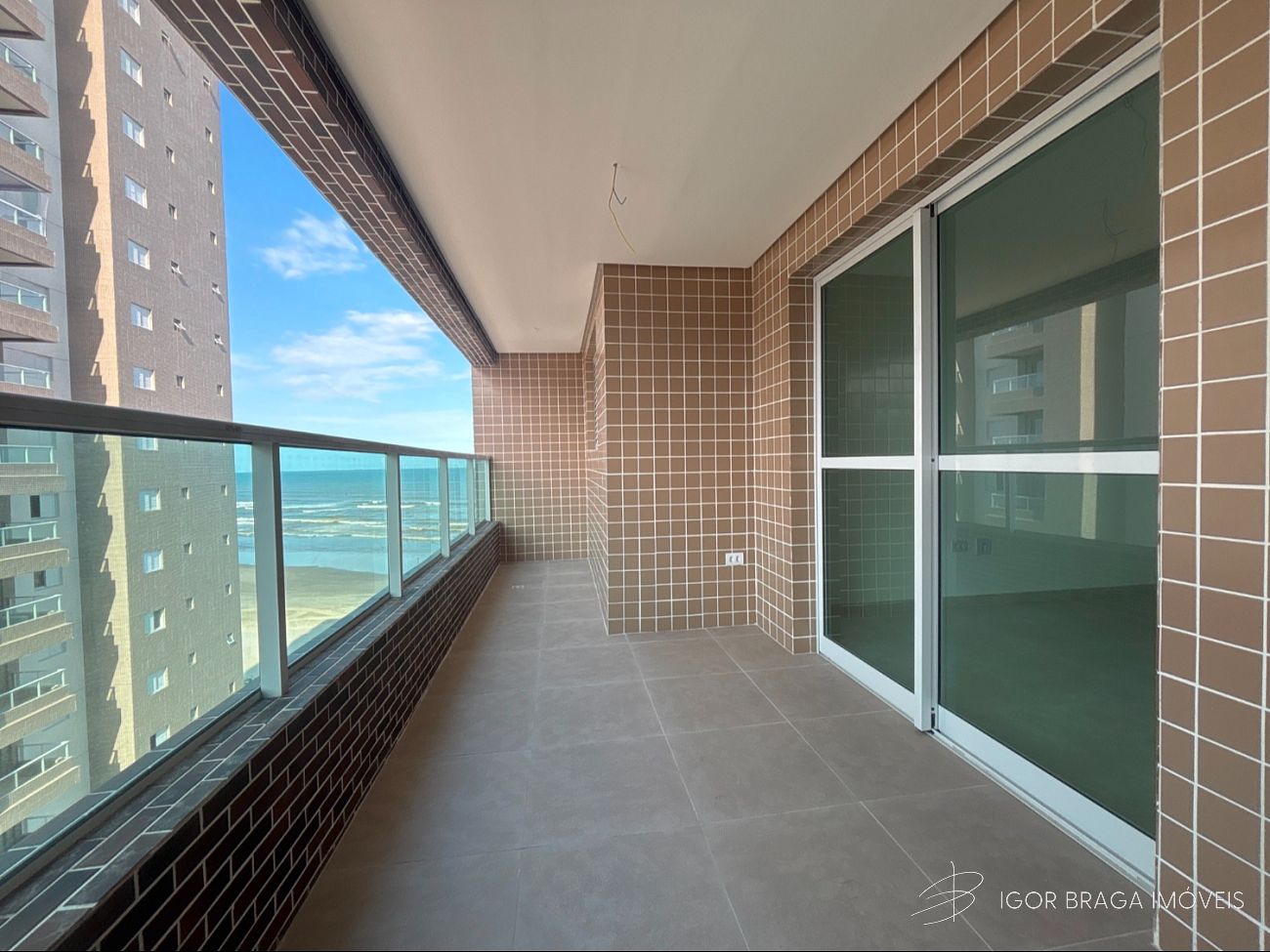 BELISSÍMO APARTAMENTO, FINO ACABAMENTO E LAZER COMPLETO