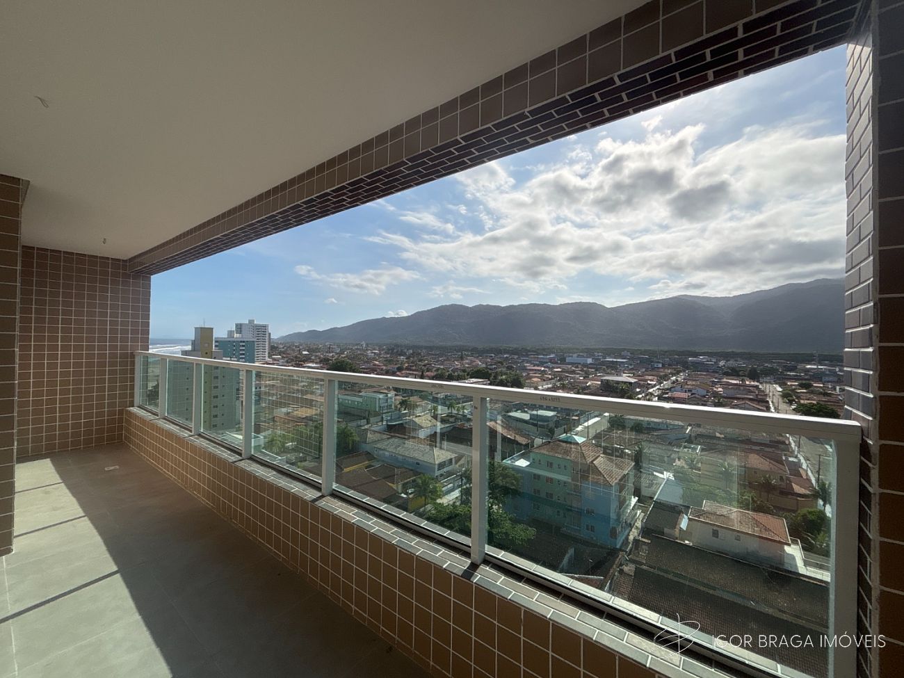 BELISSÍMO APARTAMENTO, FINO ACABAMENTO E LAZER COMPLETO