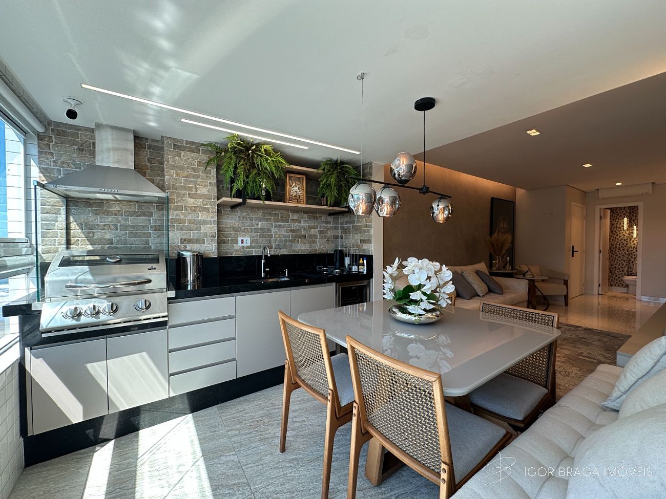 LUXUOSO APARTAMENTO, FINO ACABAMENTO E LAZER COMPLETO