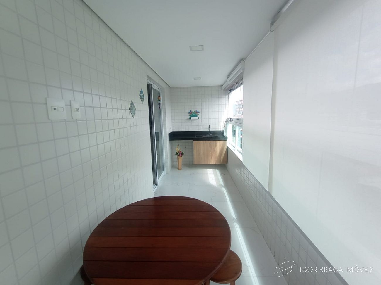 BELISSÍMO APARTAMENTO, LAZER E À 550m DO MAR