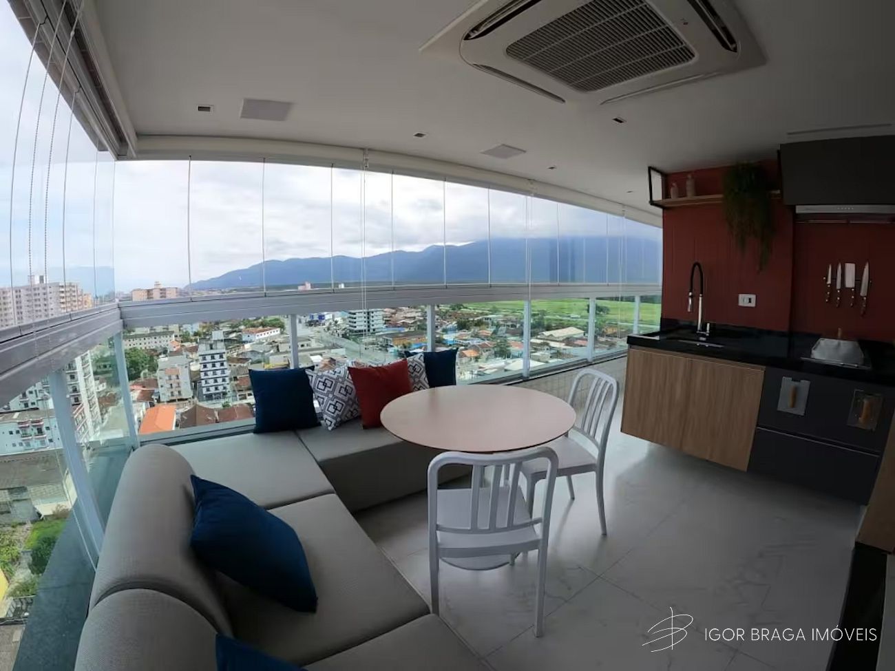 BELO APARTAMENTO, À 500m DO MAR E LAZER COMPLETO