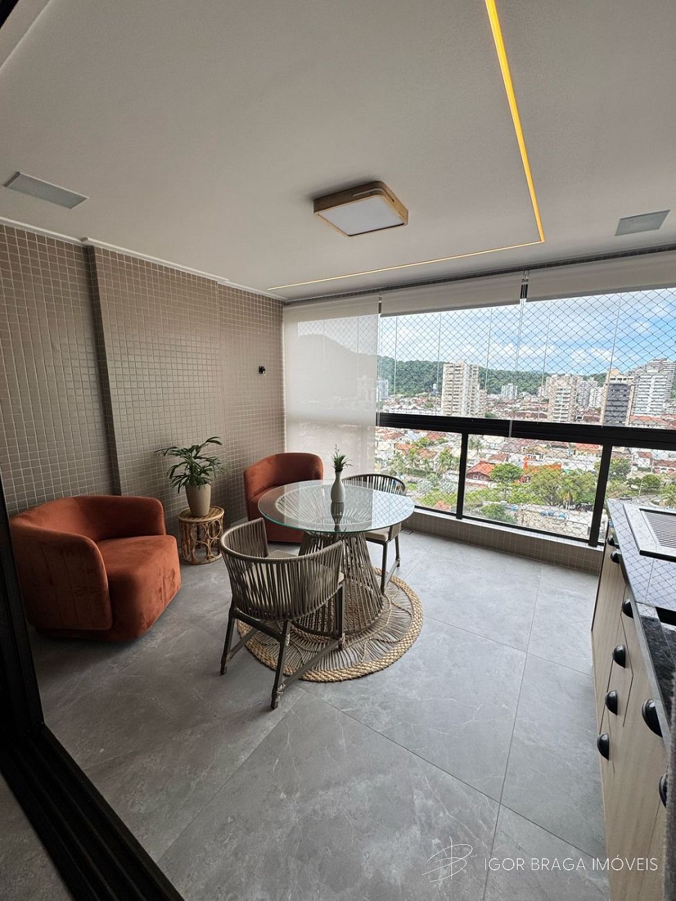 INCRÍVEL APARTAMENTO, À 500m DO MAR E LAZER COMPLETO