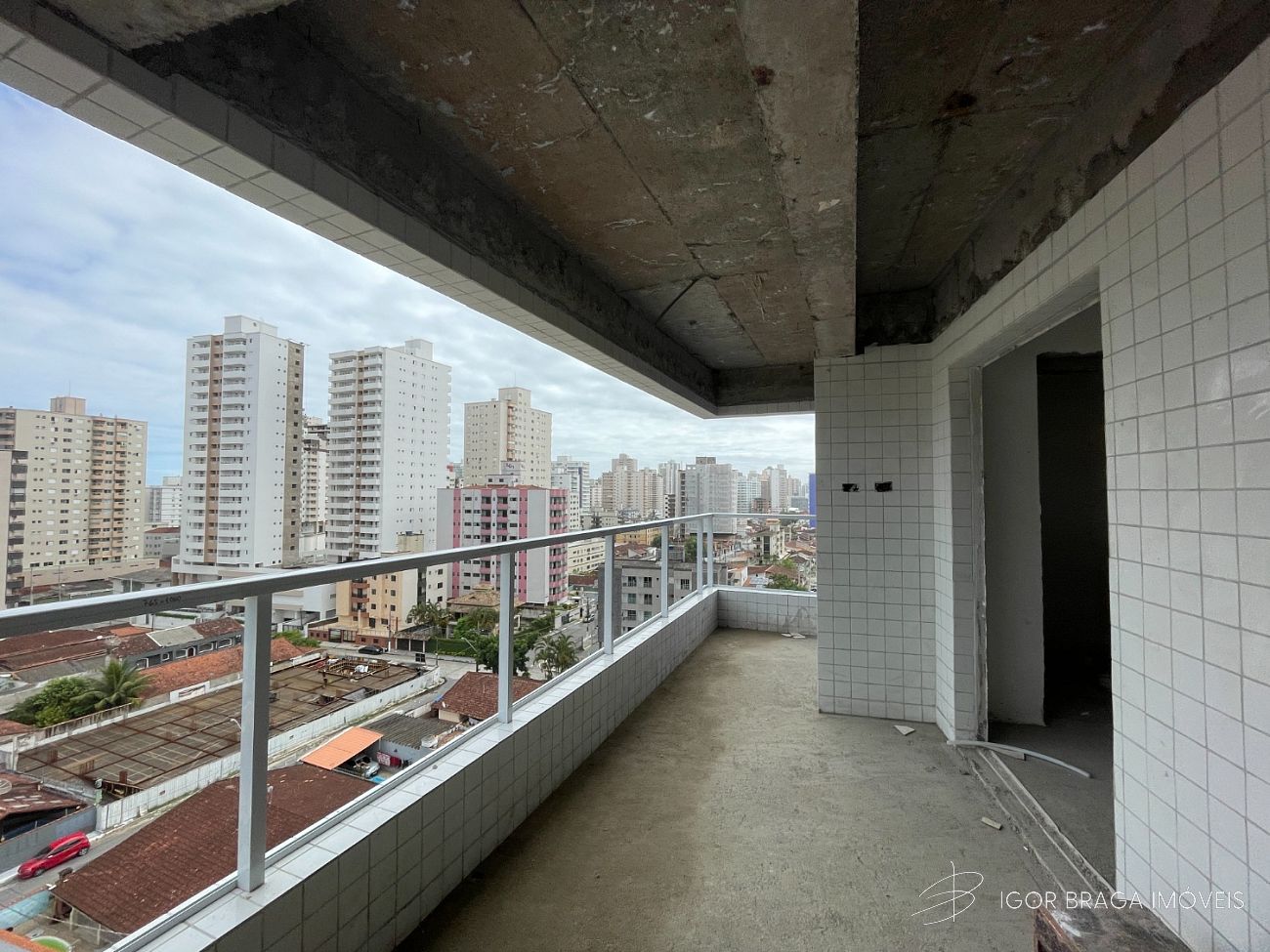 BELÍSSIMO APARTAMENTO, À 450M DO MAR E LAZER COMPLETO
