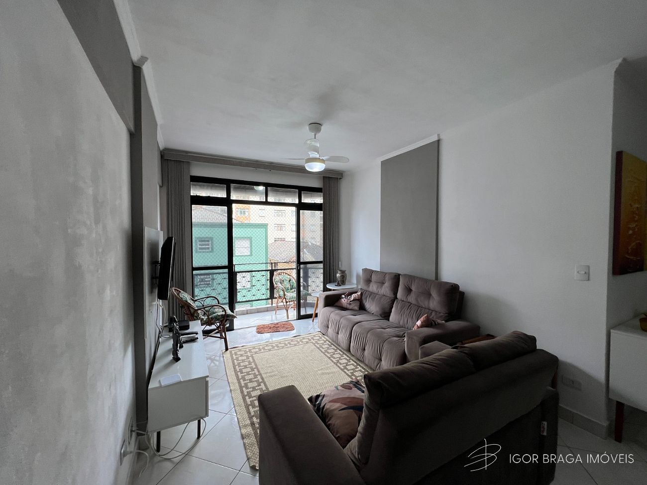 BELÍSSIMO APARTAMENTO, À 70m DO MAR, LOCALIZADO NA QUADRA DO MAR